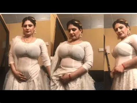 bhabhi dress change